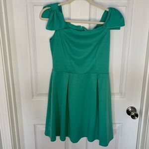 NWT Francesca’s Bow Sleeve Mini Dress